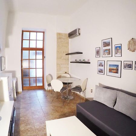 Apartman Kyra พูลา ภายนอก รูปภาพ