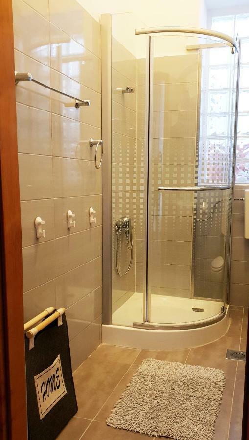Apartman Kyra พูลา ภายนอก รูปภาพ