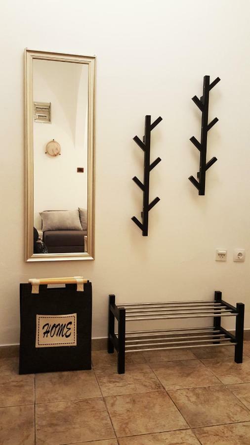 Apartman Kyra พูลา ภายนอก รูปภาพ