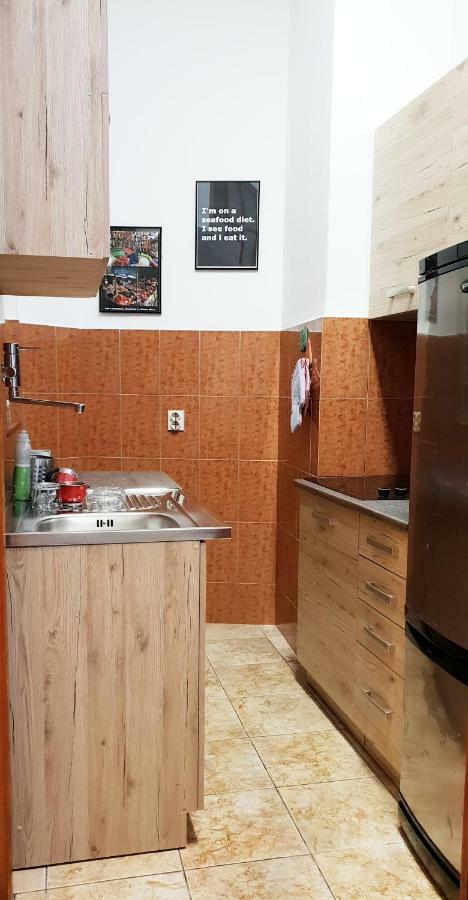 Apartman Kyra พูลา ภายนอก รูปภาพ