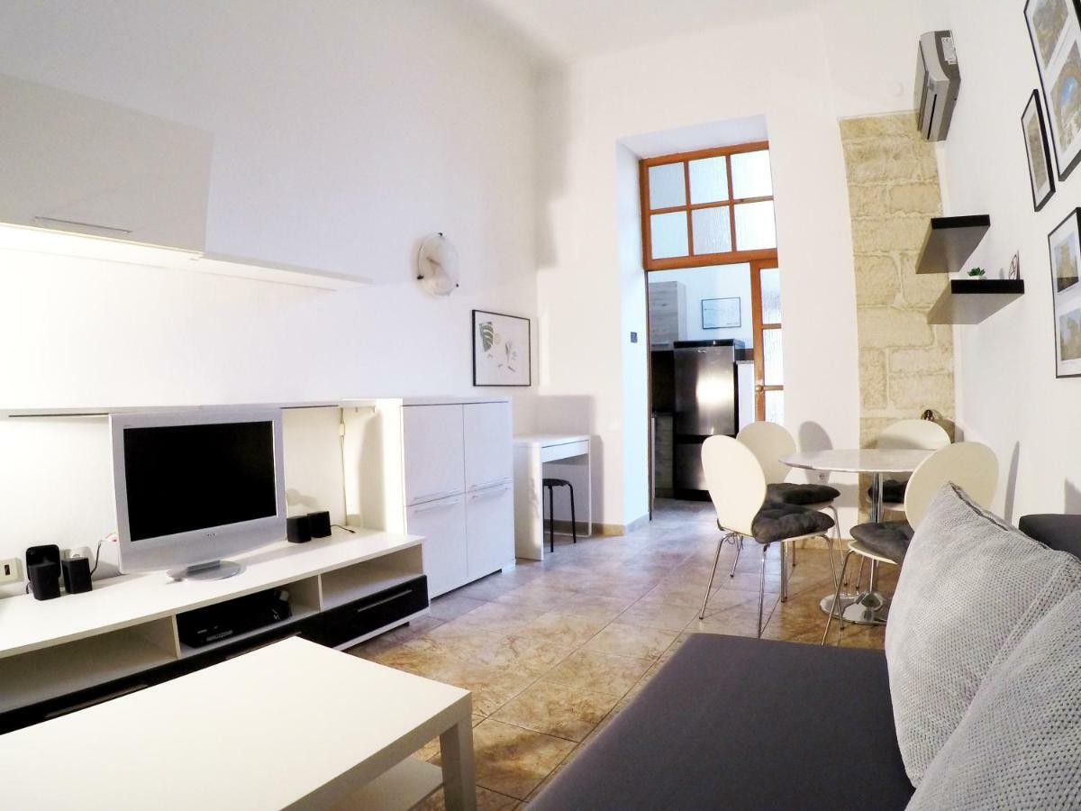Apartman Kyra พูลา ภายนอก รูปภาพ